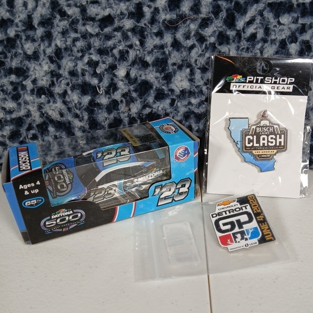 Daytona 500 2023 Camaro ZL1 & Hat Pins Busch Light Clash & Chevrolet Detroit GP